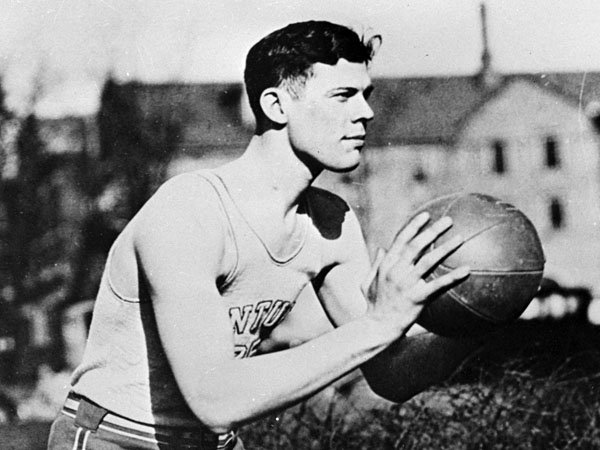 Ragam Basket: Mengenang Leroy Edwards, Inisiator Peraturan 'Three-Second'