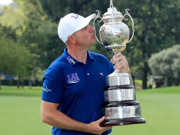 Berita Golf: Graeme Storm Kalahkan Rory McIllroy di Playoff BMW SA Open