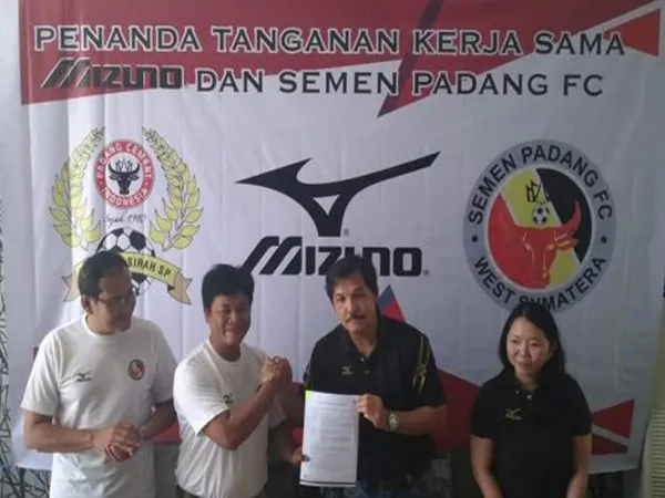 Berita Sepak Bola Nasional: Mizuno Teken Kerja Sama dengan Semen Padang