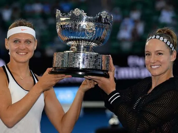 Hasil Australian Open: Bethanie Mattek Sands Dan Lucie Safarova Juarai Nomor Ganda