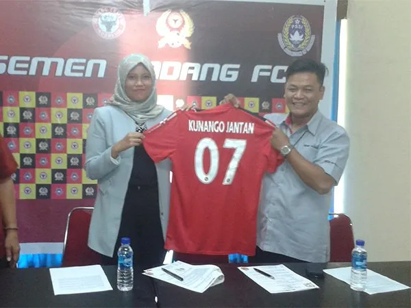 Berita Sepak Bola Nasional: PT Kunango Jantan Teken MOU Dengan Semen Padang, Dua Lagi Menyusul