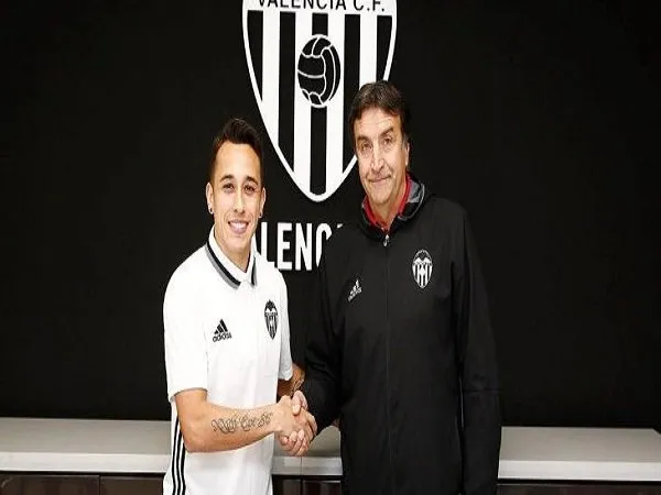 Berita Transfer: Valencia Resmi Datangkan Fabian Orellana