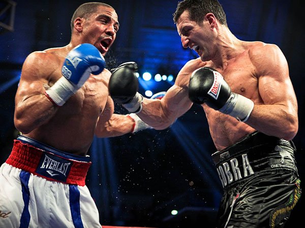 Berita Tinju: Versus Froch Pada 2011, Ward Akui Menang Dalam Kondisi Tangan Kiri Patah