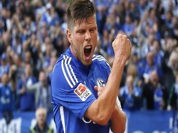 Berita Liga Europa: Klaas-Jan Huntelaar Cetak Gol Ke-50 di Kejuaraan Eropa