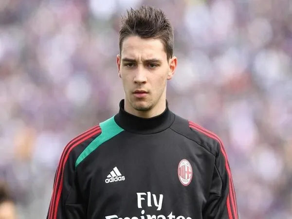 Berita Liga Italia: Juve Bersaing dengan Napoli dan Barca Dapatkan De Sciglio