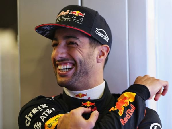 Berita F1: Daniel Ricciardo Akui Mobil Terbaru Mercedes dan Ferrari Hanya Beda Tipis