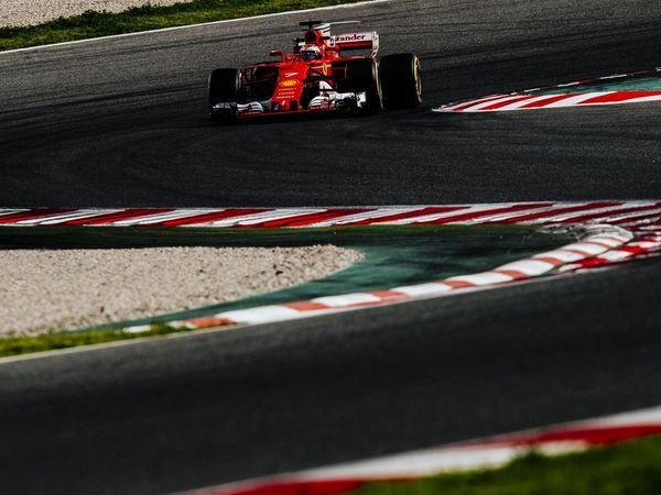 Berita F1: Hasil Tes Pramusim F1 Hari Kedua, Scuderia Ferrari Asapi Mercedes