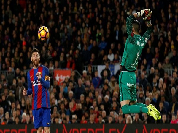 Review Liga Spanyol: Barcelona 6-1 Sporting Gijon, Messi Buka Pesta Gol Barcelona dengan Sundulan Kepalanya