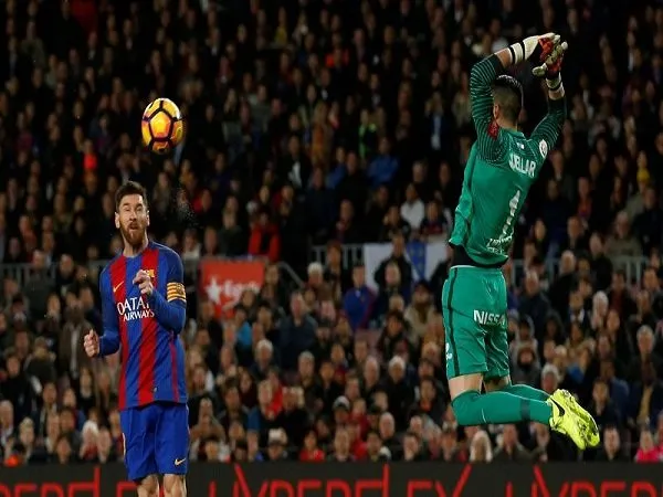Review Liga Spanyol: Barcelona 6-1 Sporting Gijon, Messi Buka Pesta Gol Barcelona dengan Sundulan Kepalanya