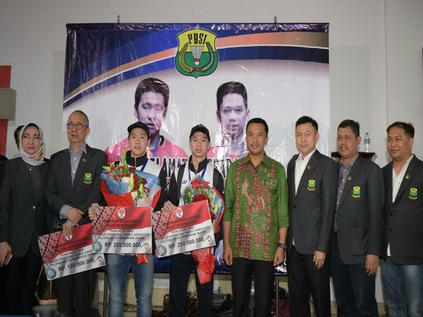 Berita Badminton: Kevin-Marcus Disambut Menpora di Bandara Soekarno-Hatta