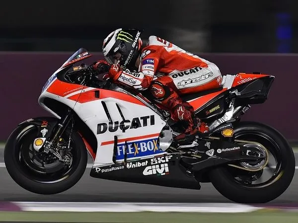 Berita MotoGP: Lorenzo Bertekad Membidik Vinales di Seri Pembuka Musim 2017