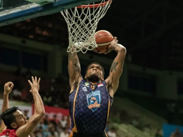 Berita Basket: Nate Maxey Tetap Maksimal Membela Satya Wacana Meski Cedera