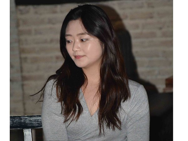 Berita Sepak Bola Nasional: Cantiknya Istri Rekrutan Anyar Semen Padang