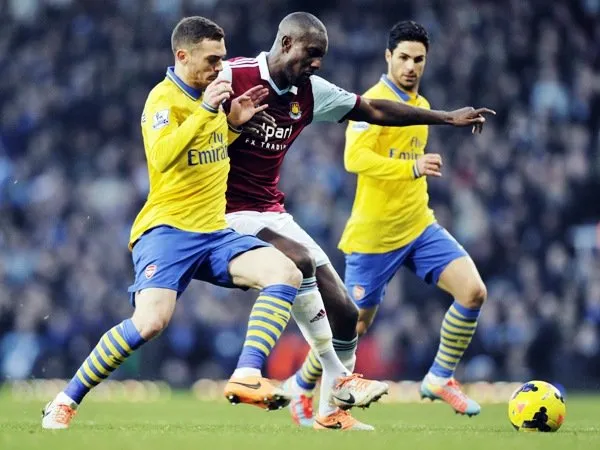 Berita Sepak Bola Nasional: Sudah Tes Medis, Carlton Cole Kian Dekat ke Persib