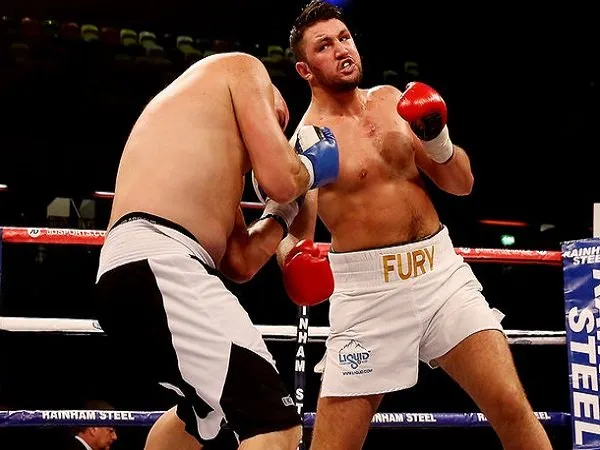 Berita Tinju: Jelang Laga Mei, Hughie Fury Dapat Suntikan Semangat dari Alex Ferguson