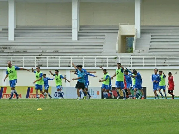 Berita Liga 1 Indonesia: Tak Kebagian Tiket Pesawat, Persib Batal Bertamu ke Banjarmasin