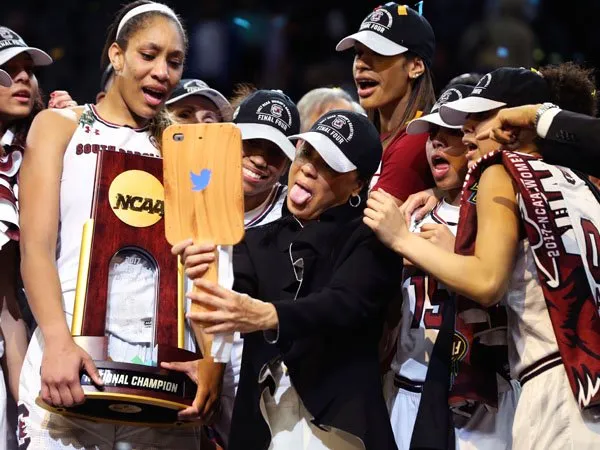 Berita Basket: Mengenal Dawn Staley, Sosok di Balik Sukses South Carolina Juarai NCAA Putri 2017
