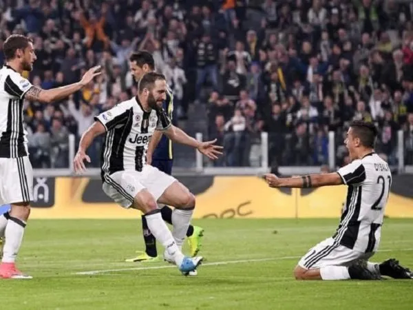 Review Liga Italia: Juventus 2-0 Chievo Verona, Dybala Krusial dan Higuain Cetak Gol