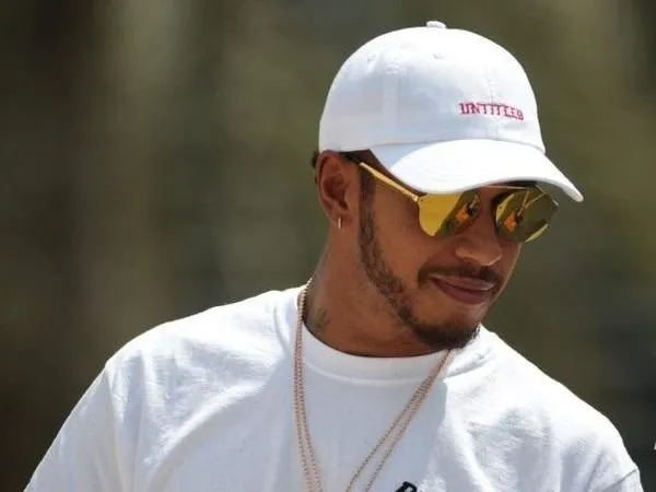 Berita MotoGP: Ingin Suasana Baru, Lewis Hamilton Bertekad Jajal MotoGP
