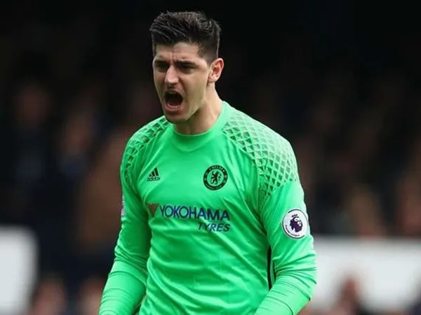 Berita Liga Inggris: Courtois Tak Tertarik dengan Performa Apik Tottenham
