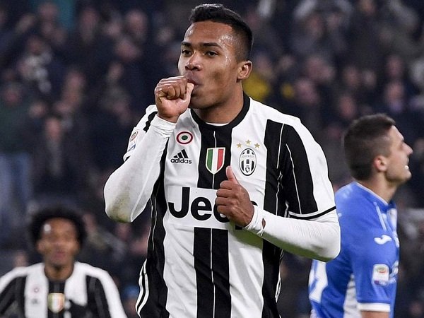 Berita Transfer: Manchester City Siapkan Dana 70 Juta Euro untuk Boyong Alex Sandro