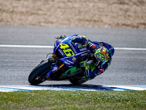 Berita MotoGP: Valentino Rossi Sebut Yamaha Tak Berjodoh dengan Ban Michelin