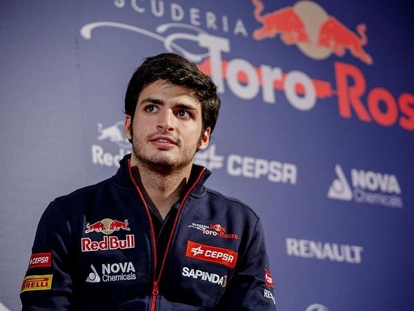 Berita F1: Tak Puas dengan Bottas, Mercedes Mulai Melirik Carlos Sainz