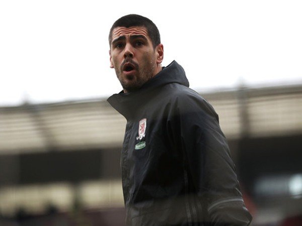 Berita Liga Inggris: Victor Valdes Tinggalkan Middlesbrough Pada Musim Panas Ini