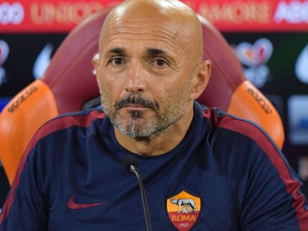 Berita Liga Italia: Spalletti Sebut Totti Dieksploitasi oleh Media