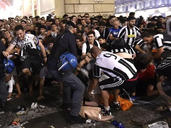 Berita Liga Champions: Dua Orang Kritis Usai Kepanikan Massal di Turin