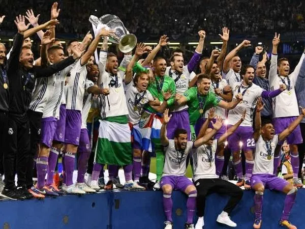Berita Liga Champions: Kaka-Ozil Pimpin Ucapan Selamat, United Siap Tantang Madrid di Piala Super