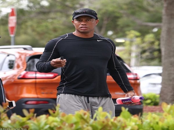 Berita Golf: Tiger Woods Muncul di Muka Publik Pasca Insiden Penangkapan