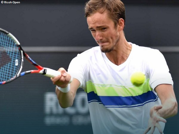 Berita Tenis: Daniil Medvedev Lolos Ke Babak Kedua Ricoh Open