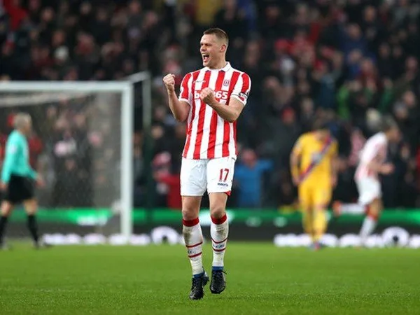 Berita Liga Inggris: Stoke Ingin Pertahankan Ryan Shawcross dengan Beri Kontrak Baru