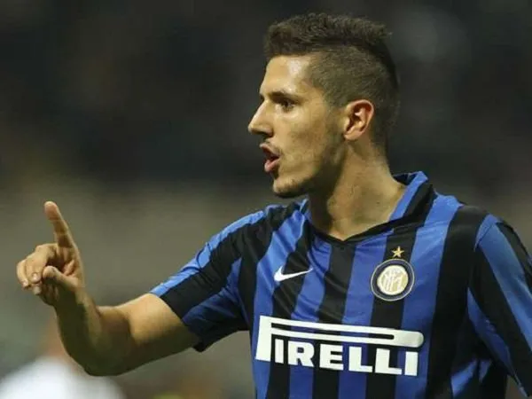 Berita Transfer: Gaji dan Tebusan Mahal, Sevilla Lempar Handuk Soal Jovetic
