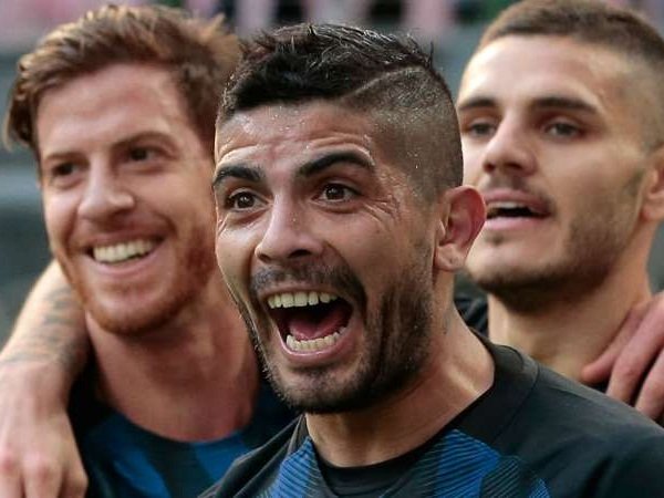 Berita Transfer: Presiden Sevilla Akui Ingin Pulangkan Banega dari Inter