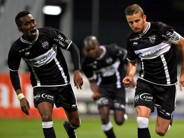 Berita Transfer: Suntikan Besar Arsenal! Striker Muda Nigeria Ini Akhirnya Kantongi Visa UK