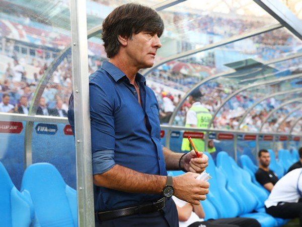 Berita Sepak Bola: Catat Kemenangan ke 100, Low Puji Staf dan Para Pemain