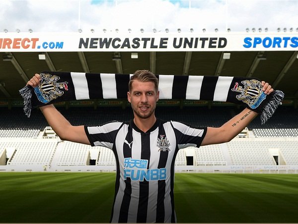 Berita Transfer: Newcastle Rekrut Eks Bek City dari La Liga
