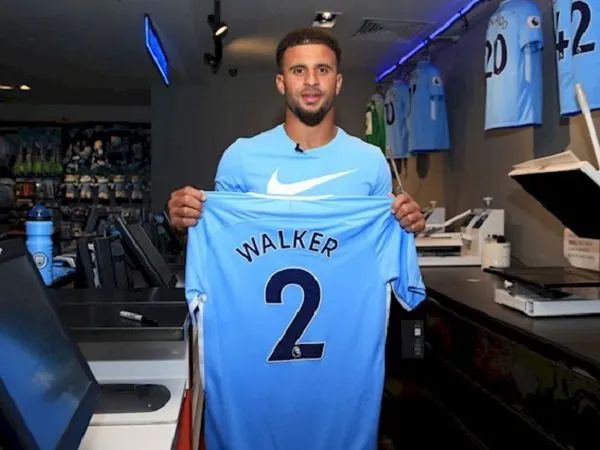 Berita Transfer: Resmi! Tottenham Hotspur Lepas Walker ke Manchester City
