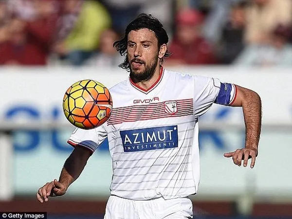 Berita Transfer: Mantan Pemain Juara Piala Dunia Mencari Klub Baru di LinkedIn