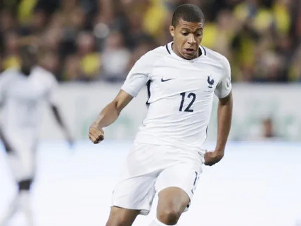 Berita Liga Spanyol: Zinedine Zidane Bantah Minta Madrid Datangkan Kylian Mbappe