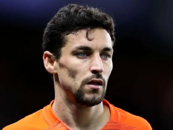 Berita Transfer: Presiden Sevilla Akui Masih Mencoba Rekrut Jesus Navas dan Jovetic