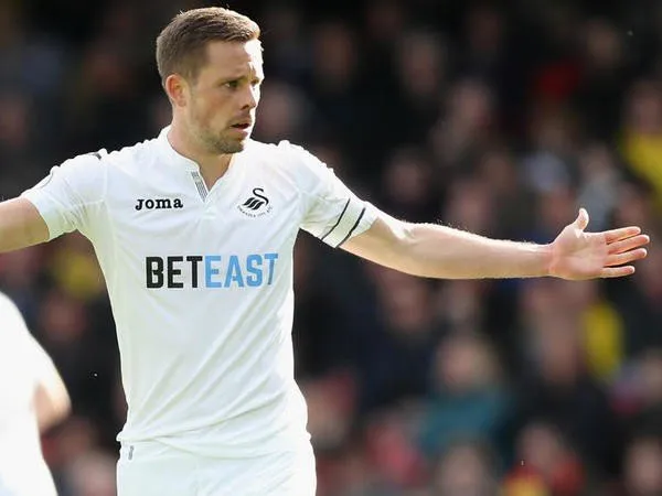 Berita Transfer: Leon Britton Yakin Gylfi Sigurdsson Akan Gabung Everton