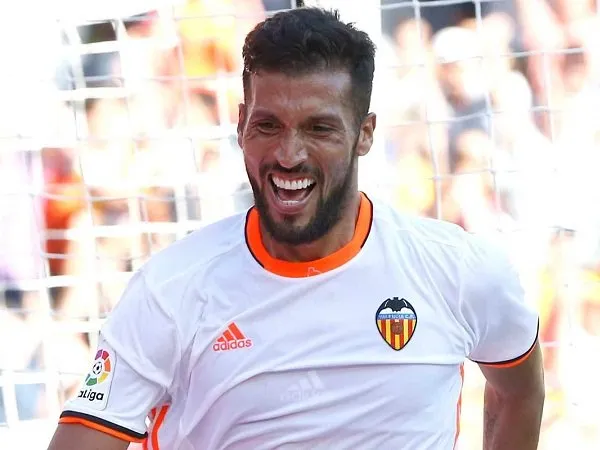 Berita Transfer: Inter dan Juventus Bersaing Dapatkan Dua Bek Valencia