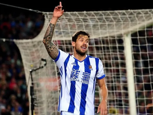 Berita Transfer: Diincar Barca, Inigo Martinez Tetap Latihan dengan Sociedad