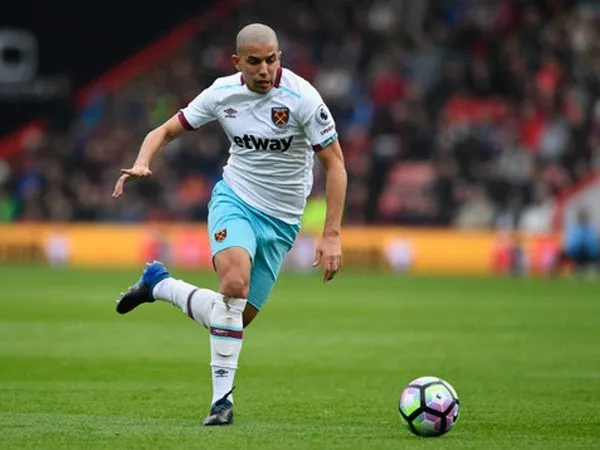 Berita Transfer: Tinggalkan West Ham, Sofiane Feghouli Selangkah Lagi Gabung Galatasaray