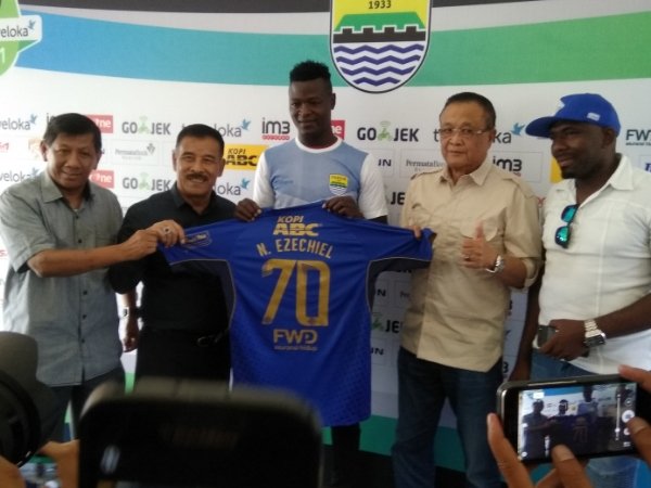 Berita Liga 1 Indonesia: Keabsahan Ezechiel Diprotes Arema, Begini Reaksi Persib