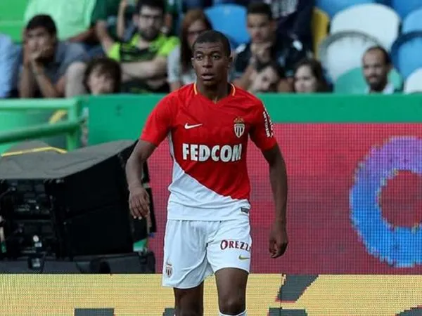 Berita Transfer: Thiago Silva Sebut Mbappe Bisa Jadi Pemain Penting di PSG