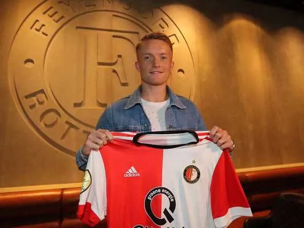 Berita Liga Belanda: Feyenoord Ikat Kontrak Winger Swedia 4 Tahun